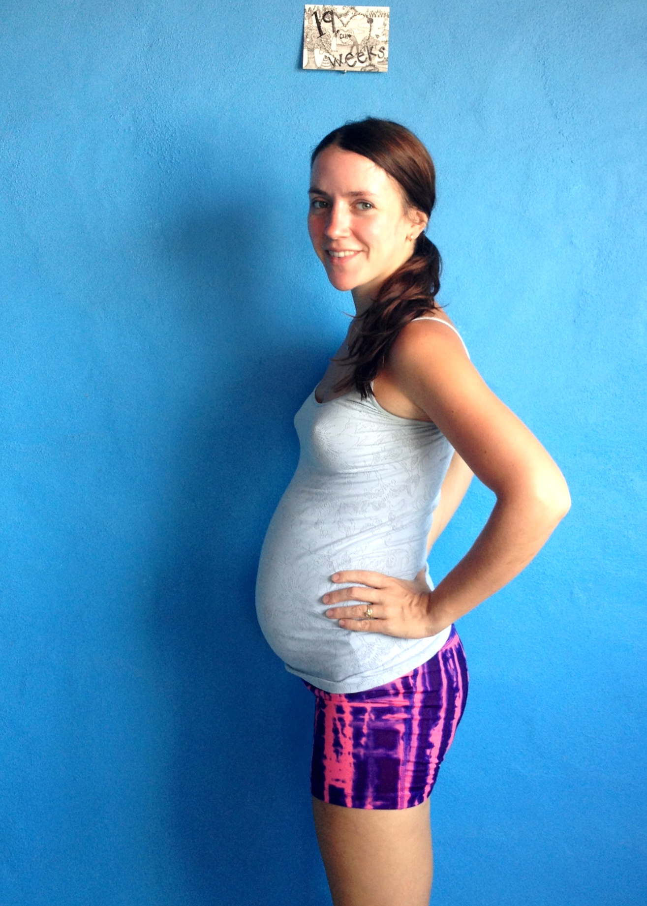 19 weeks pregnant! | love more, be happy
